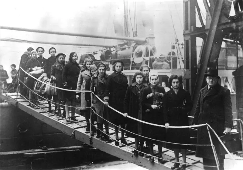 Polish Jews arrive in London on a February 1939 Kindertransport.